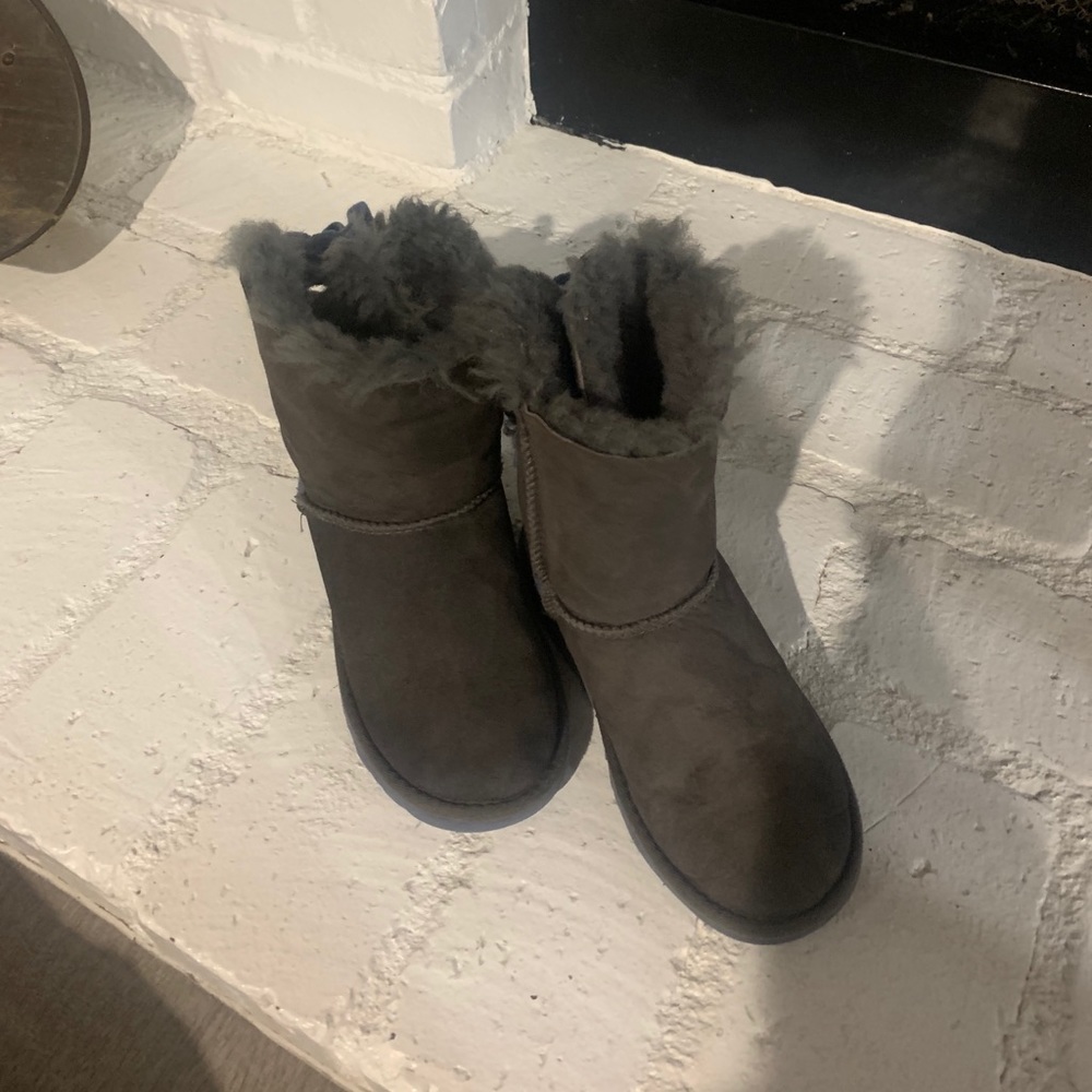 Boot Ugg for girl exelent codition